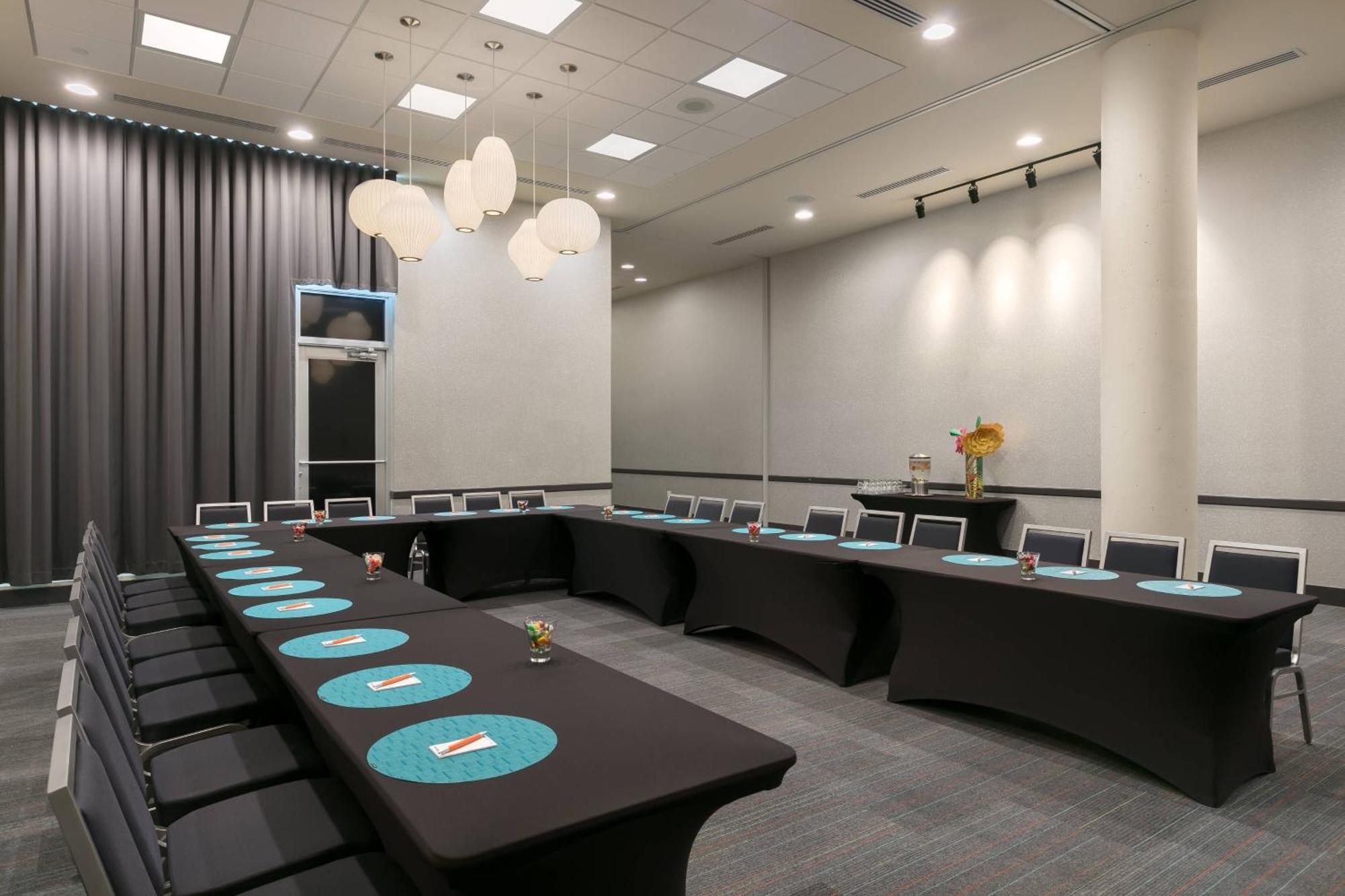 Aloft Sarasota Hotel Екстериор снимка
