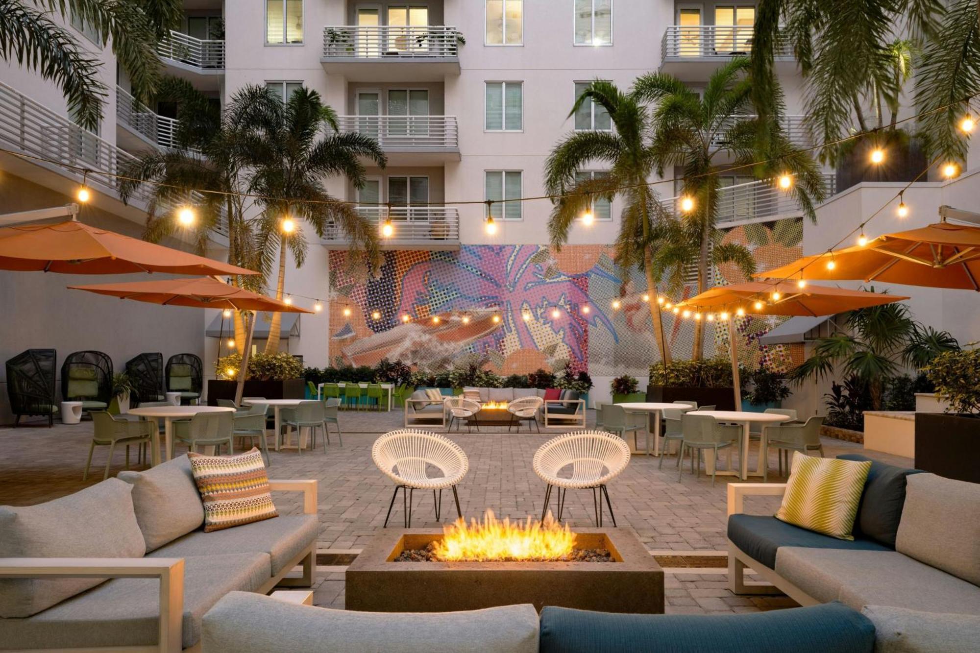 Aloft Sarasota Hotel Екстериор снимка